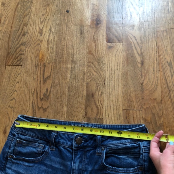 Stretch American Eagle Womens 6 Jean Distressed Shorts Mid Length - Picture 9 of 10